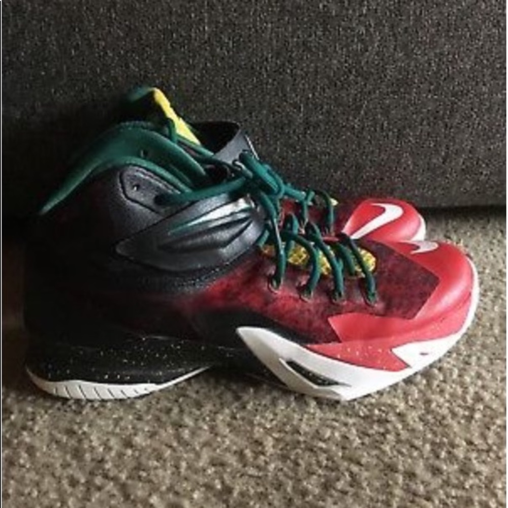 Nike Zoom Soldier 8 Christmas Size 11